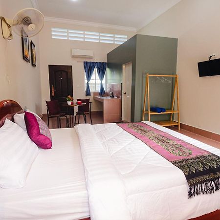 Lea'S Guesthouse And Restaurant Kampot Exterior photo