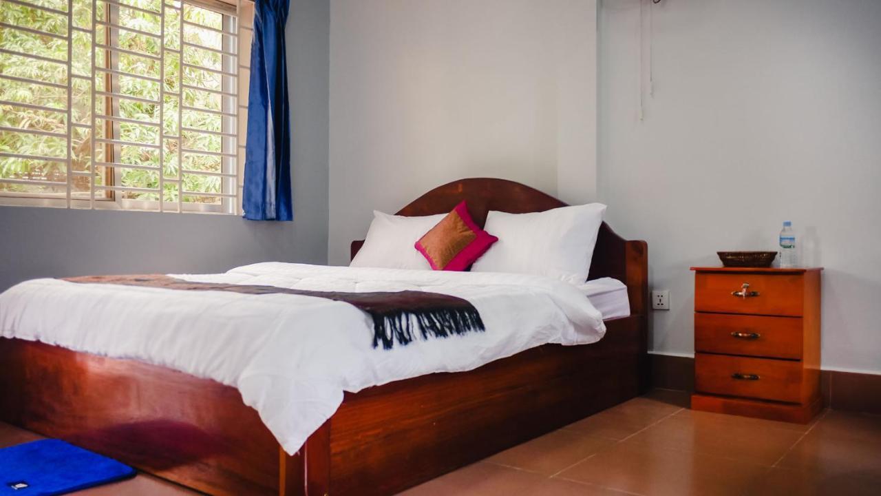 Lea'S Guesthouse And Restaurant Kampot Exterior photo