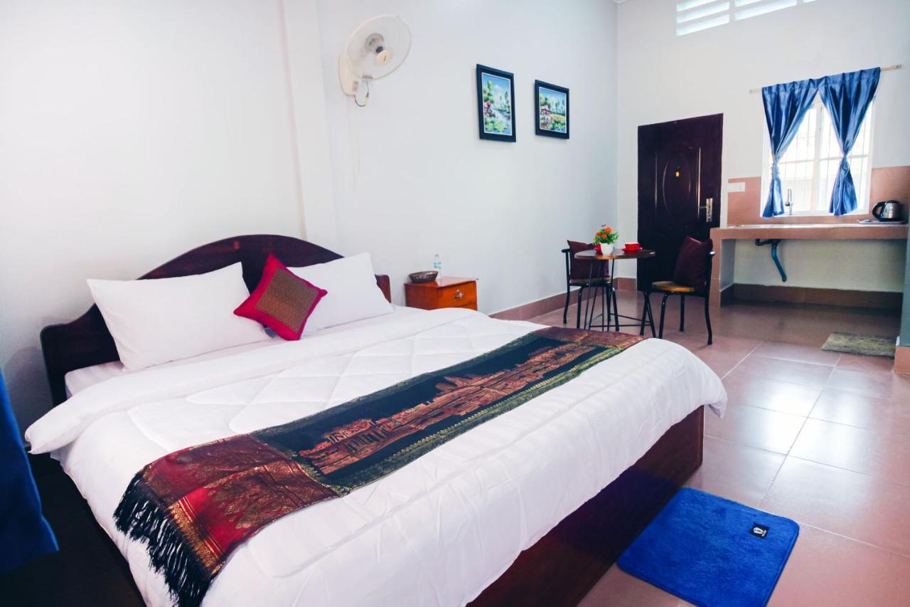 Lea'S Guesthouse And Restaurant Kampot Exterior photo